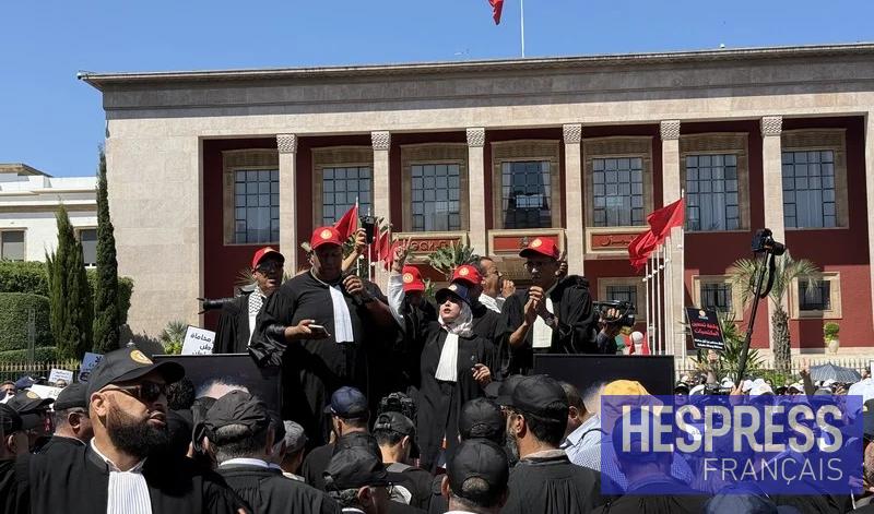Les avocats maintiennent leur grève jusqu'à la rentrée parlementaire