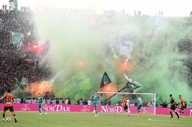 Botola: Les supporters du Raja prêts à célébrer le titre à Oujda