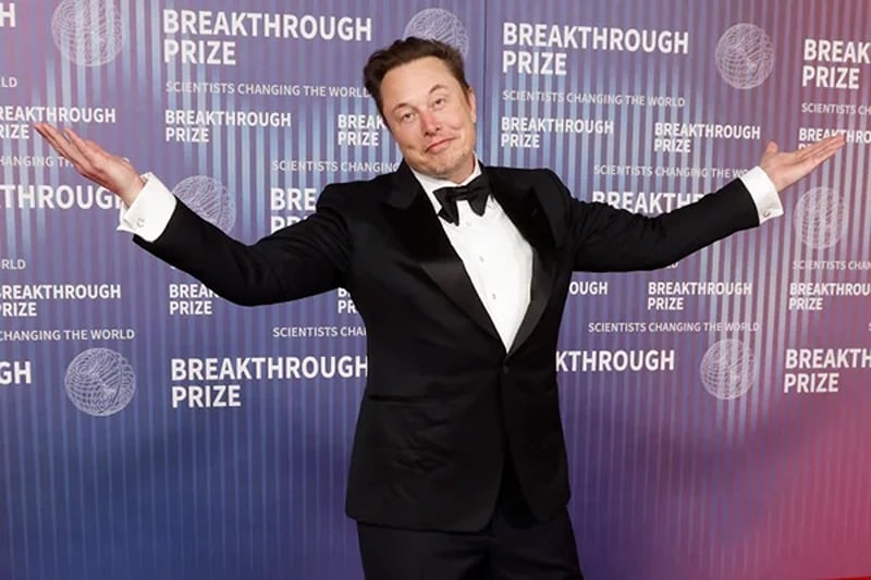 Elon Musk franchit un seuil inédit et devient l’homme le plus riche de ...