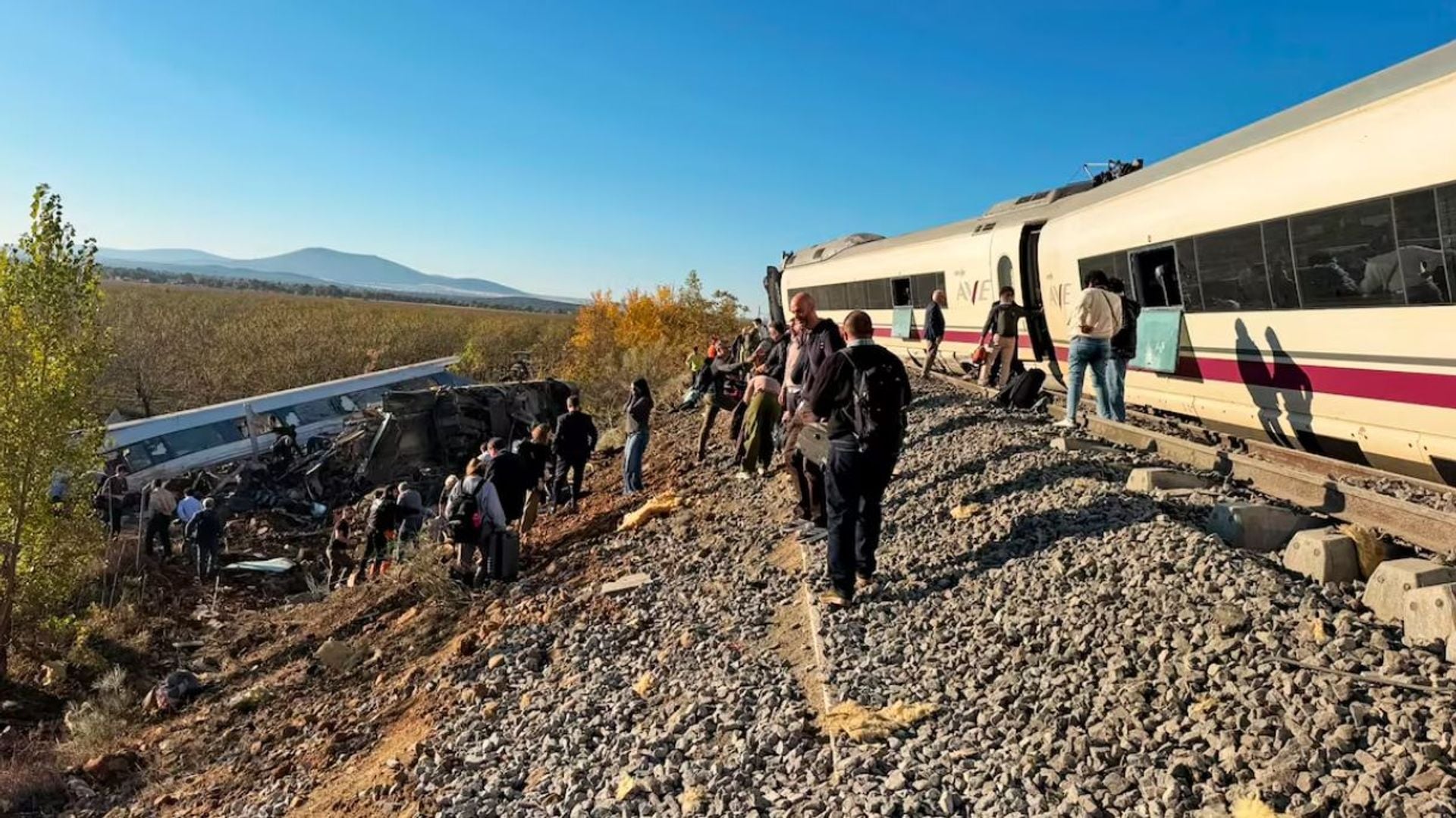 Espagne : au moins dix morts dans une collision entre deux trains à grande vitesse