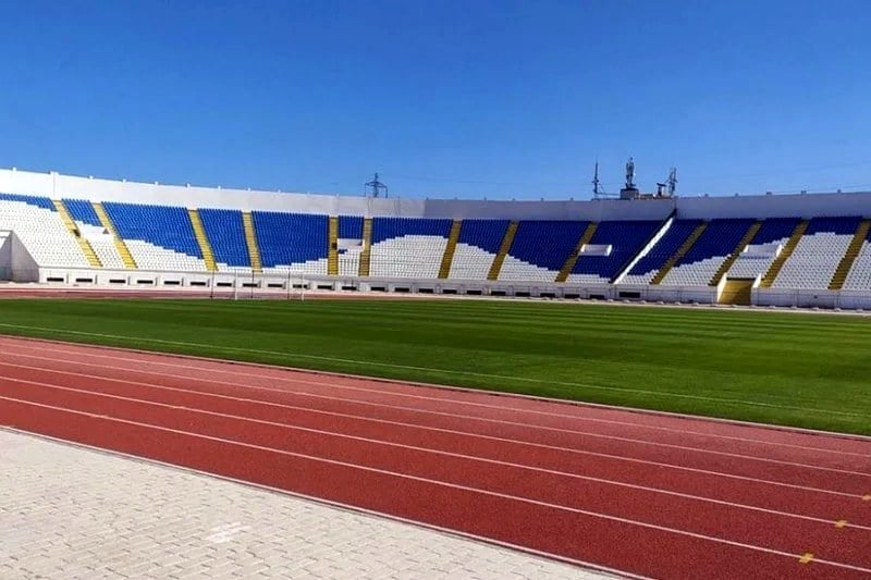 Pelouse du stade El Arbi Zaouli : le changement de gestion au cœur des explications