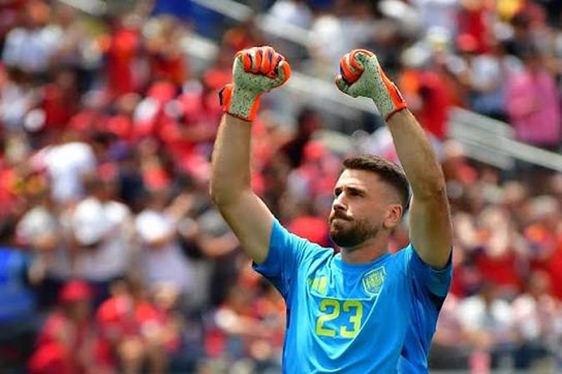 Ballon d'Or 2026 : Le Trophée Yachine revient à Unai Simon